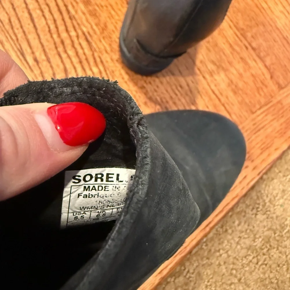Sorel black wedges size 8.5